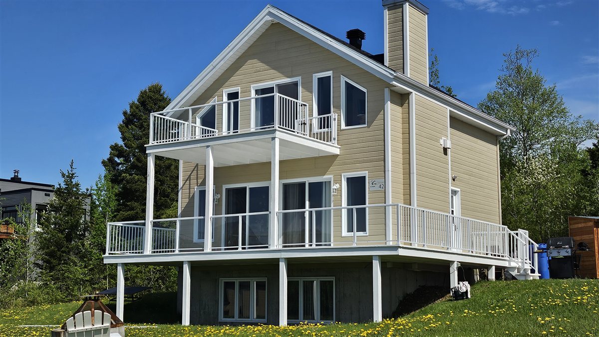 Chalet repeint par Peinture Bien-Beau